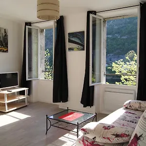 https://joly.midi-pyreneeshotels.com